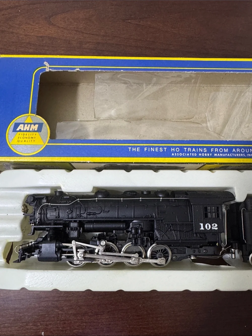 AHM Reading 0-8-0 Switcher HO Scale Steam Locomotive (New)